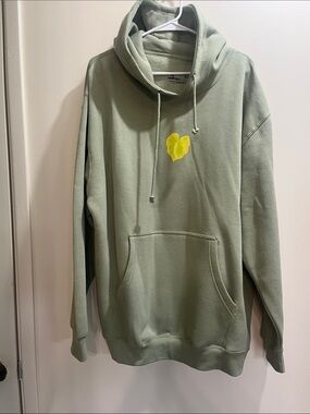 Short Stack Hawai’i Women’s Hoodie NWOT in great condition (XL)